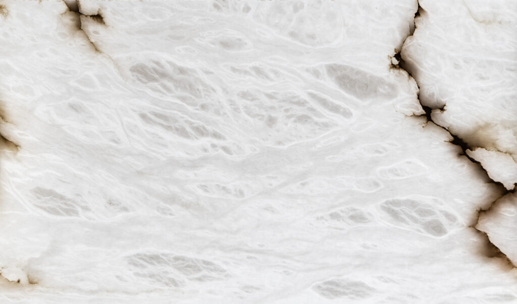 Alabaster vs. marble: Which one to choose for your project? 1 A84A9141 e1764844157295